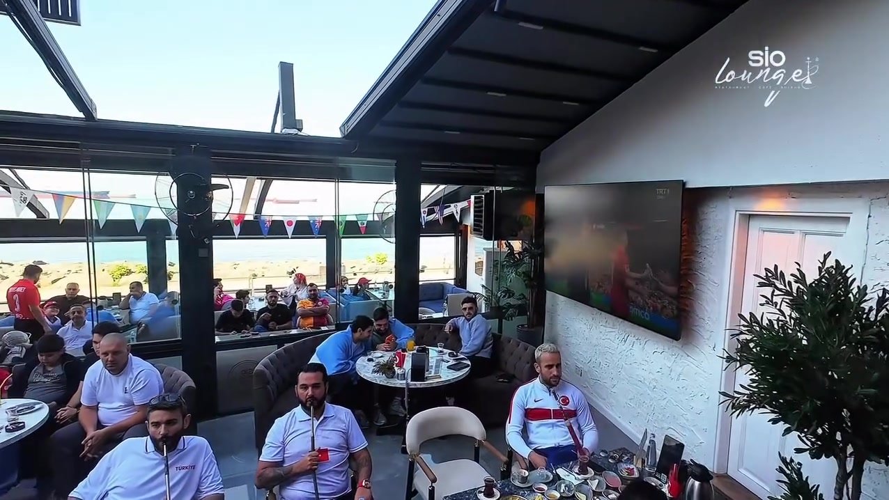 Sio Lounge masa ve etkinlik alanı
